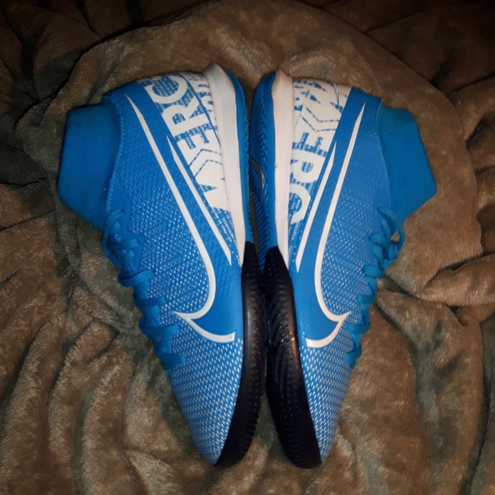 Boys cleats